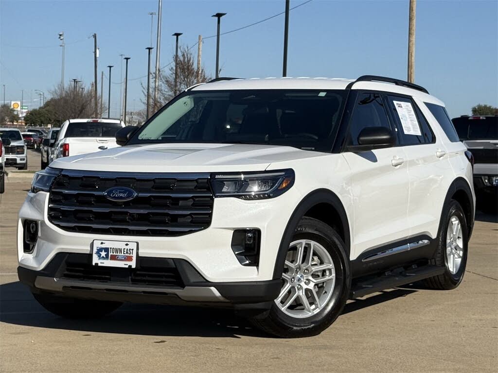 2025 Ford Explorer Active RWD