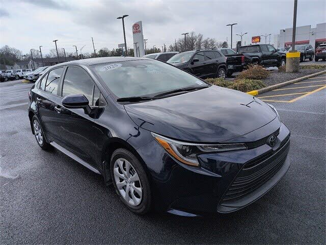 2025 Toyota Corolla LE FWD