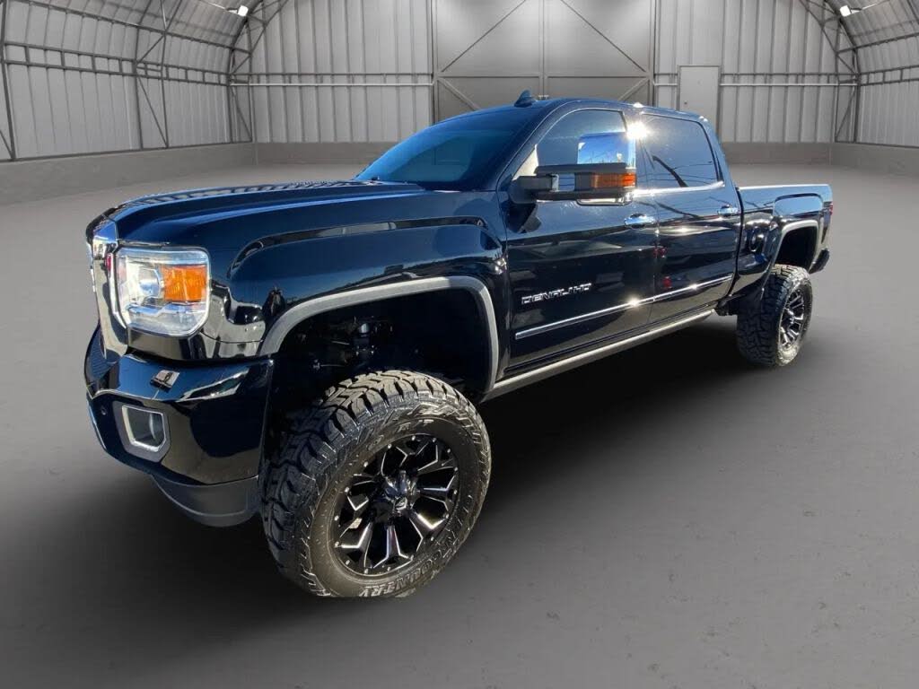 2016 GMC Sierra 2500HD Denali Crew Cab SB 4WD