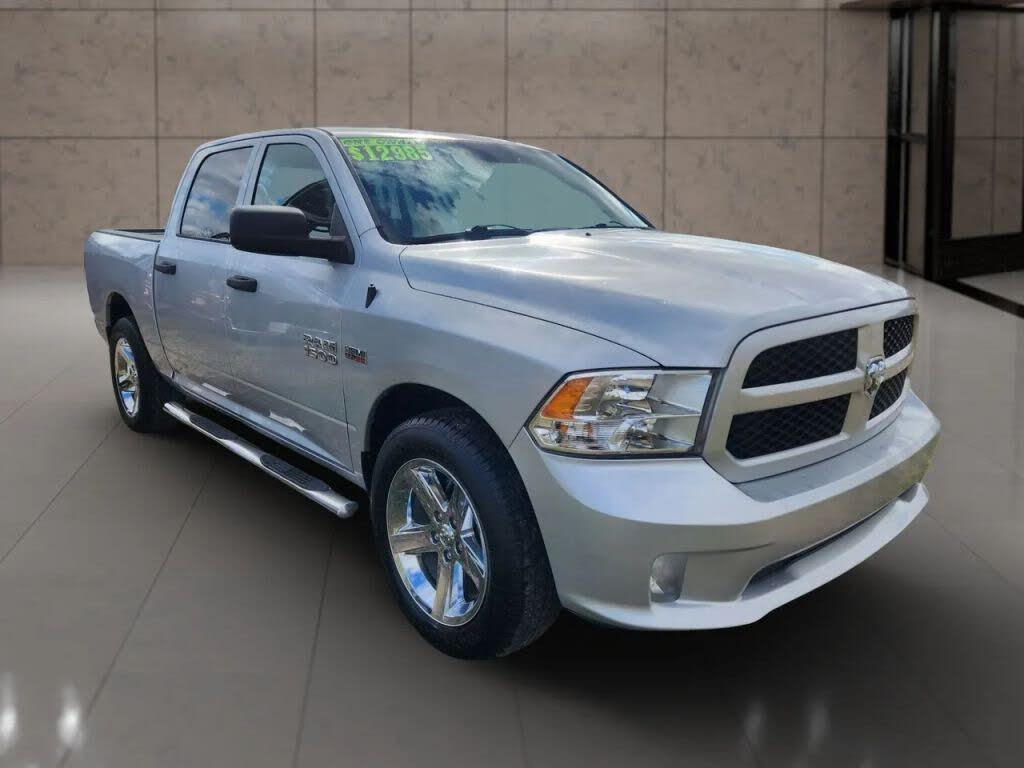 2018 RAM 1500 Express Crew Cab RWD
