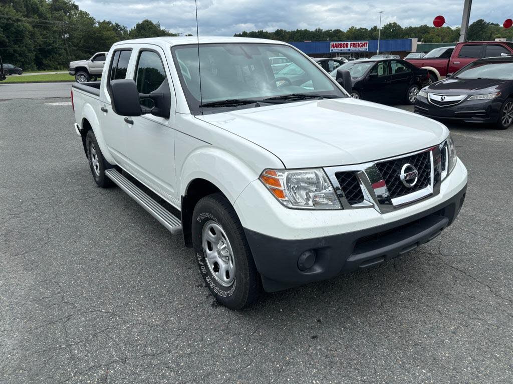 2018 Nissan Frontier SV V6 Crew Cab 4WD