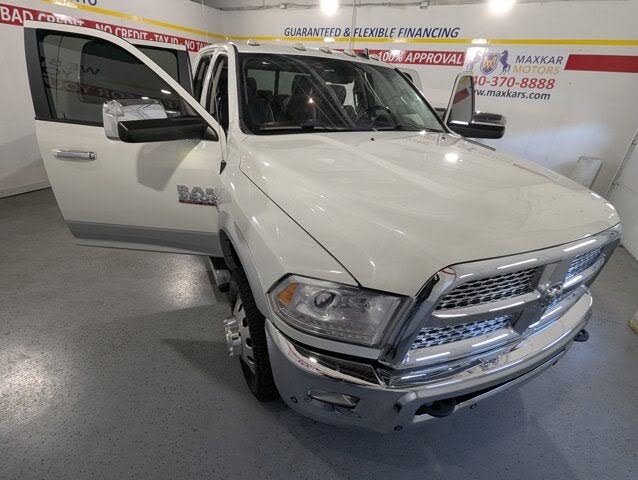2017 RAM 3500 Laramie Crew Cab LB DRW 4WD