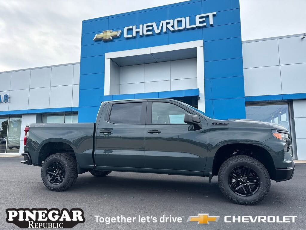 2026 Chevrolet Silverado 1500 Custom Trail Boss Crew Cab 4WD