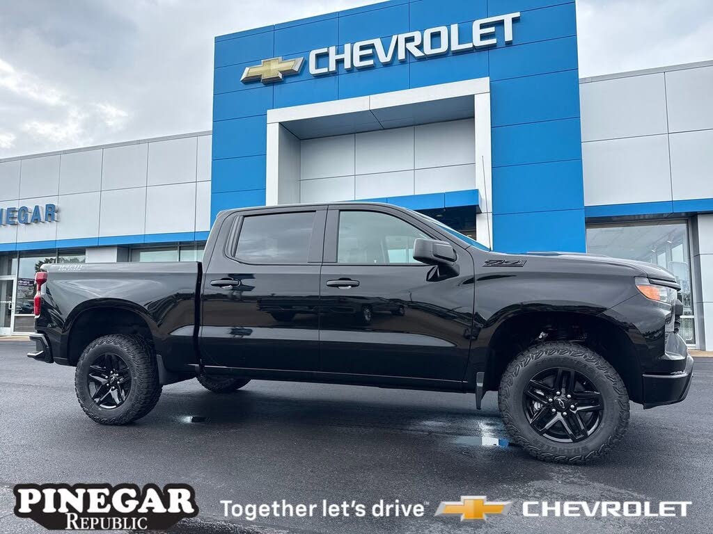 2026 Chevrolet Silverado 1500 Custom Trail Boss Crew Cab 4WD