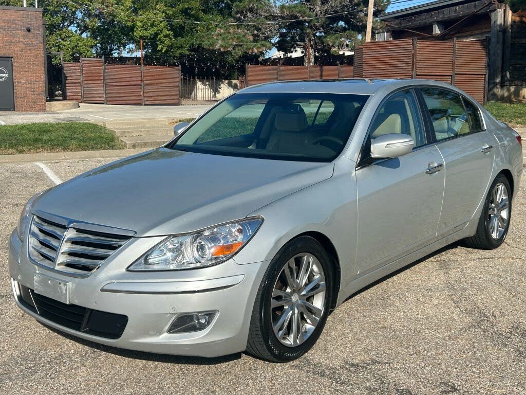2011 Hyundai Genesis 3.8 RWD