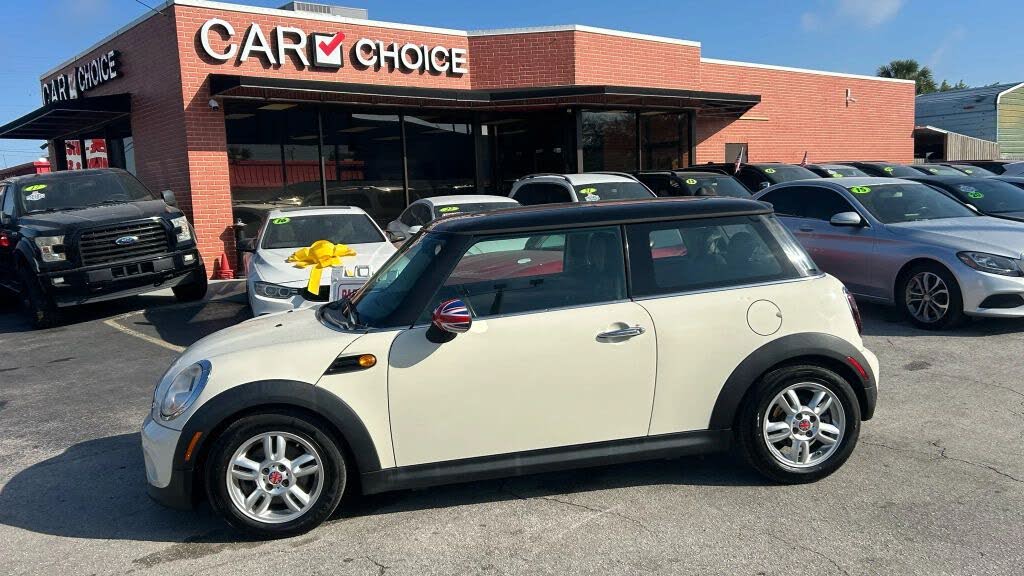 2013 MINI Cooper Hatchback FWD