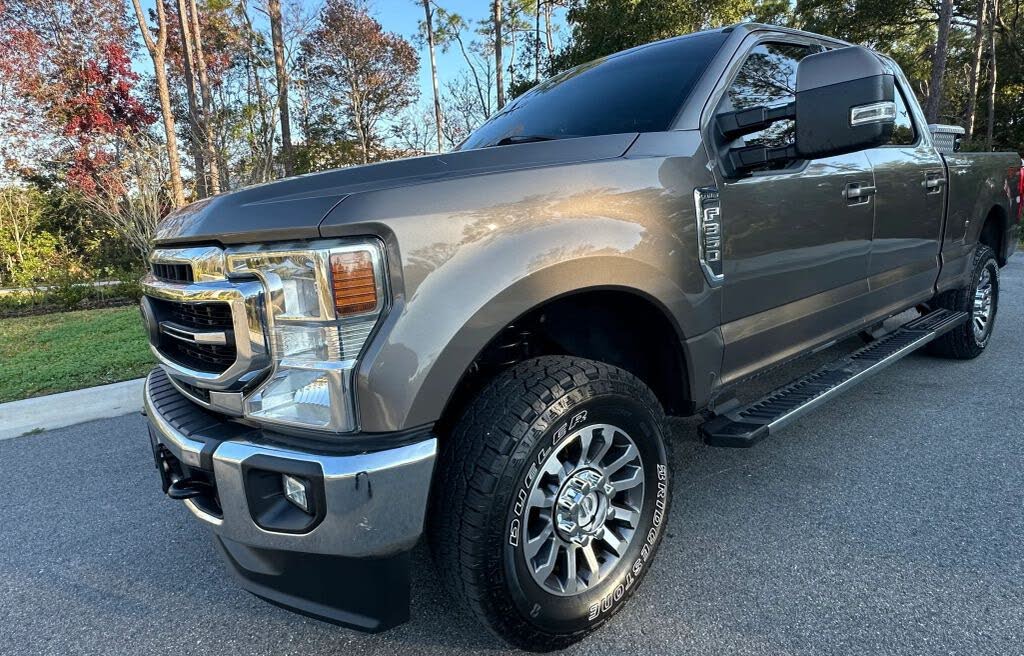 2022 Ford F-350 Super Duty Lariat Crew Cab 4WD