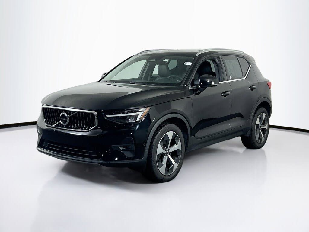 2023 Volvo XC40 B4 Plus Bright Theme FWD