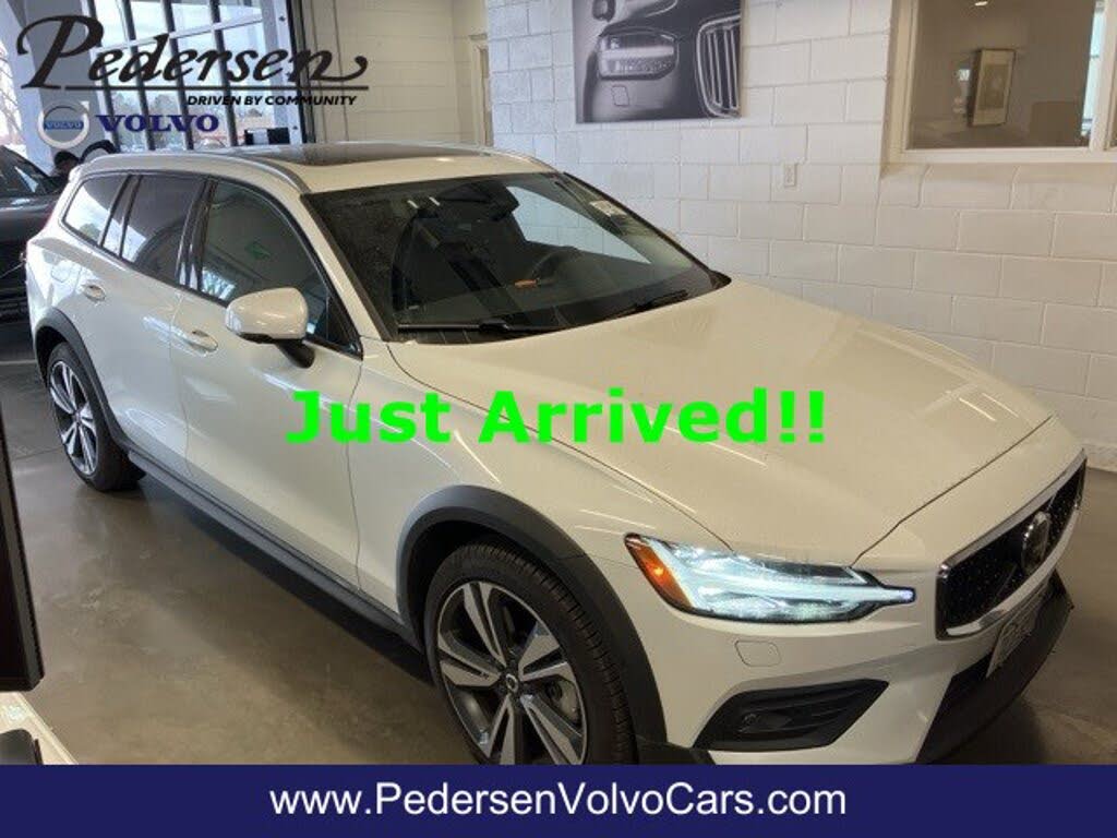 2025 Volvo V60 Cross Country B5 Plus AWD