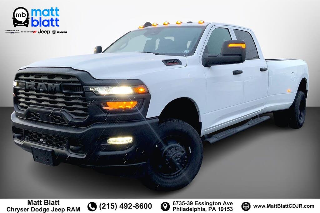 2025 RAM 3500 Tradesman Crew Cab LB DRW 4WD