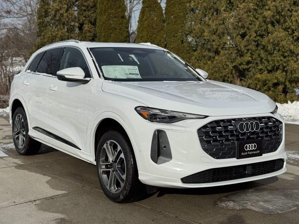 2025 Audi Q5 quattro Premium 40 TFSI