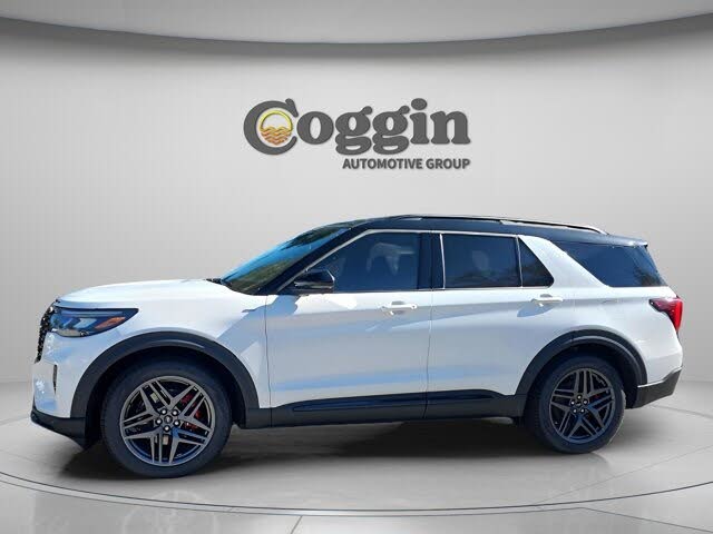 2025 Ford Explorer ST-Line RWD