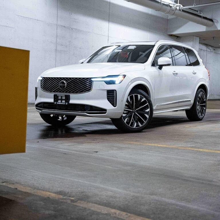 2026 Volvo XC90 B6 Plus 7-Passenger AWD