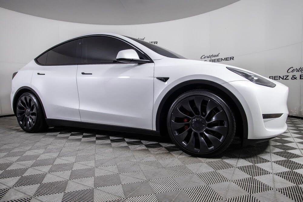 2023 Tesla Model Y Performance AWD