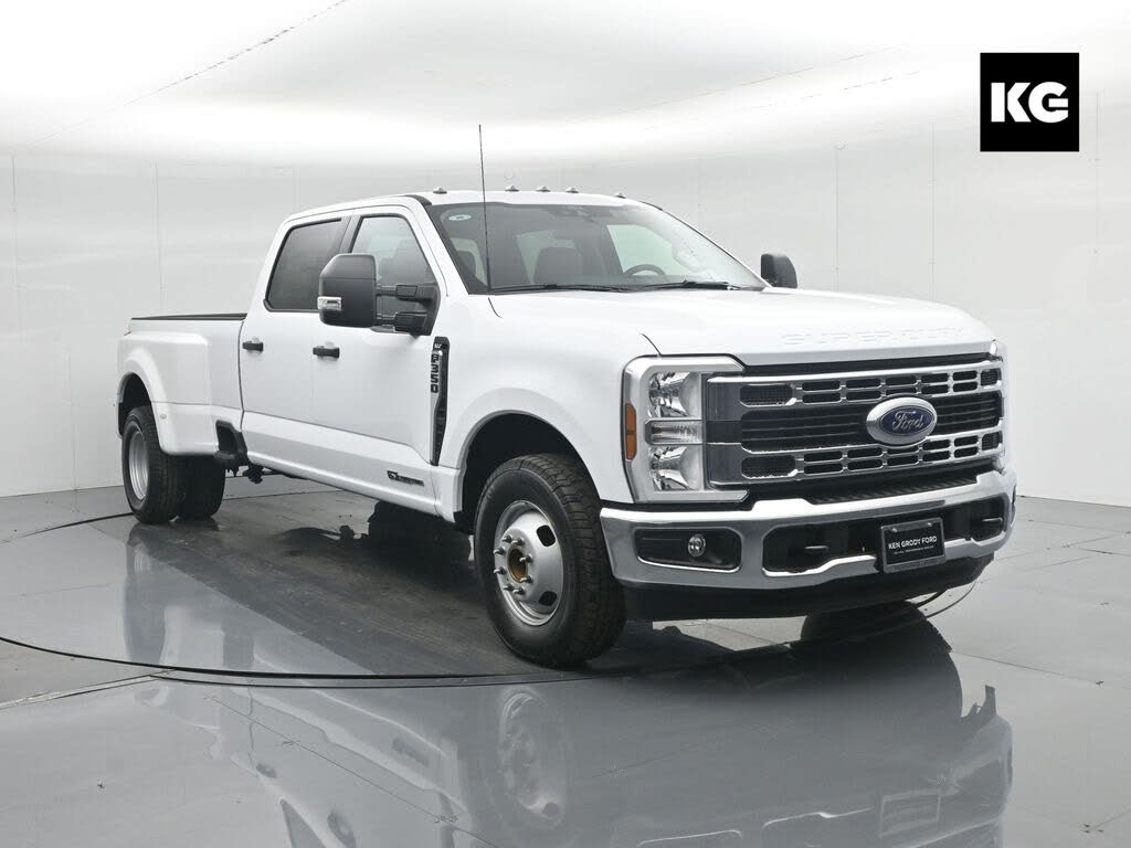 2026 Ford F-350 Super Duty XLT Crew Cab LB DRW RWD