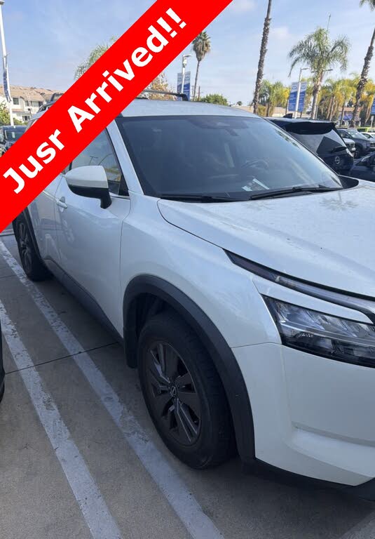 2022 Nissan Pathfinder SV FWD