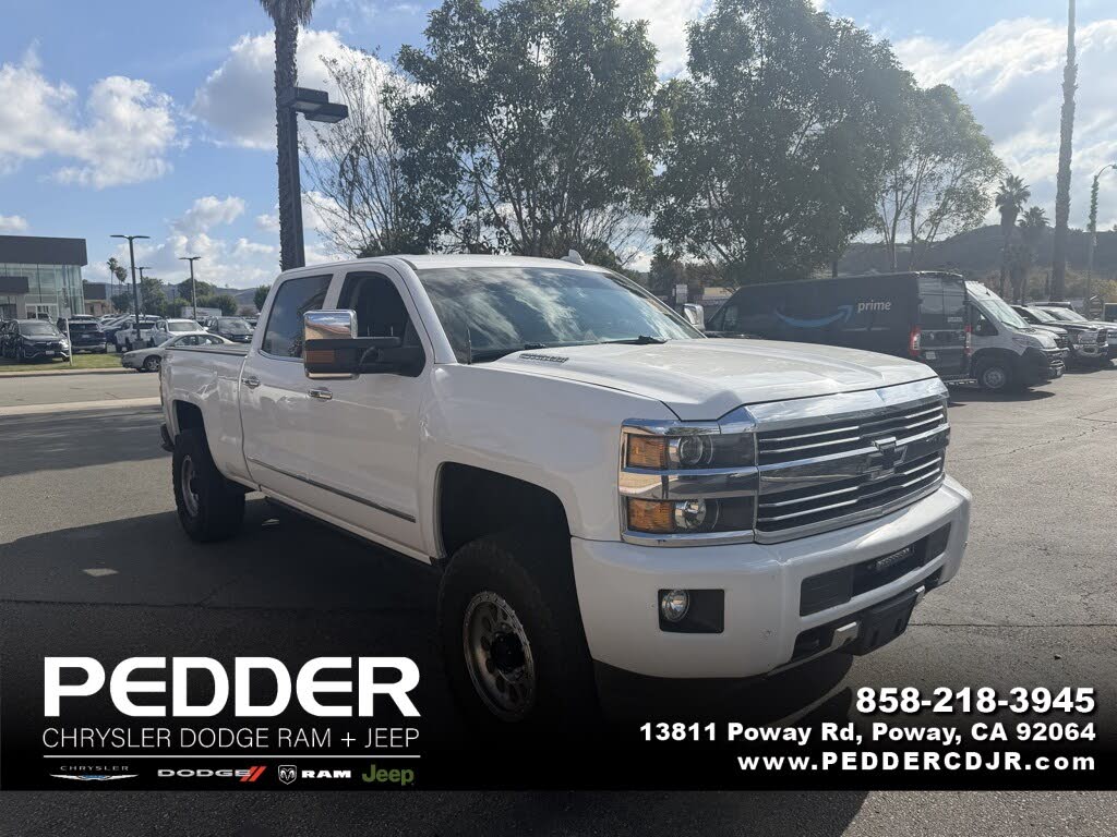 2015 Chevrolet Silverado 2500HD High Country Crew Cab 4WD