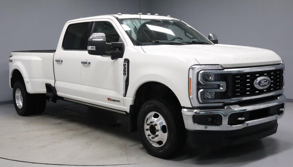 2023 Ford F-350 Super Duty Lariat Crew Cab LB DRW 4WD