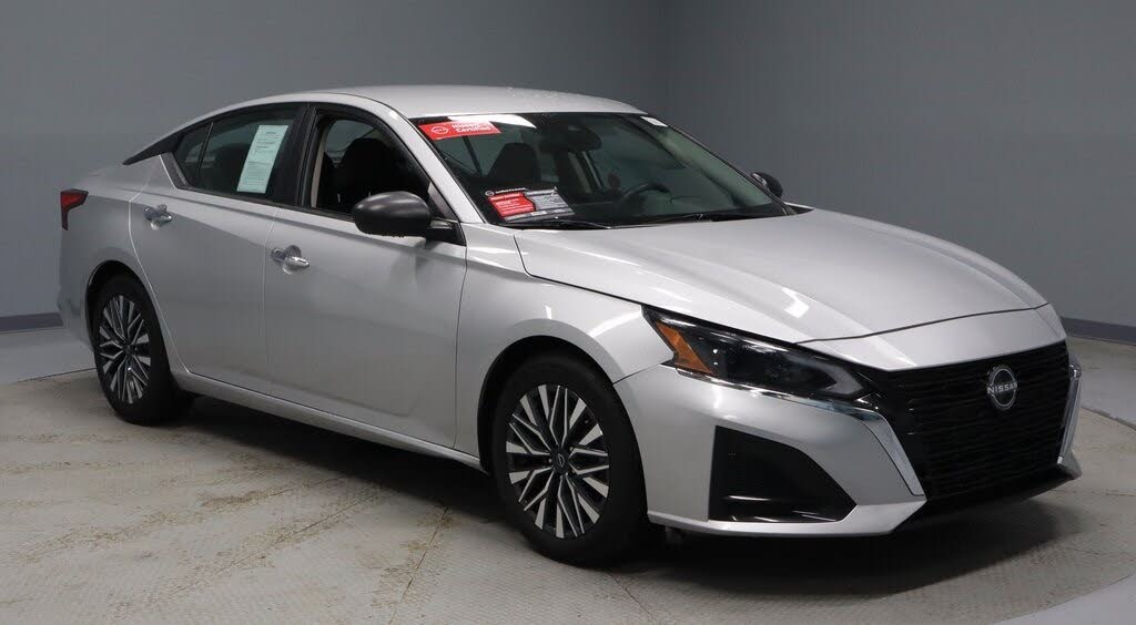 2024 Nissan Altima 2.5 SV FWD