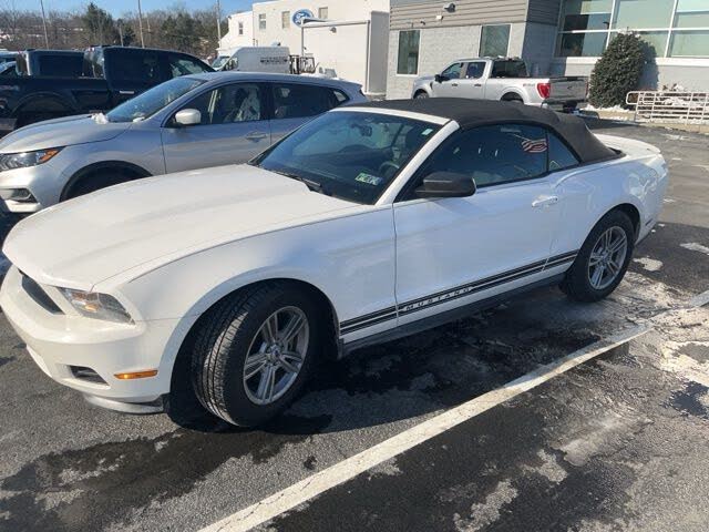 2012 Ford Mustang V6 Convertible RWD