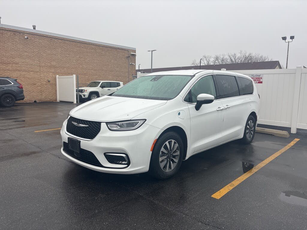 2023 Chrysler Pacifica Hybrid Touring L FWD