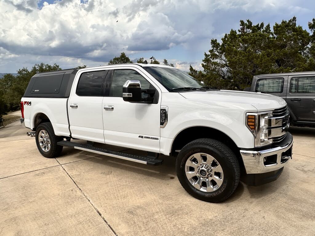 2019 Ford F-250 Super Duty Lariat Crew Cab 4WD