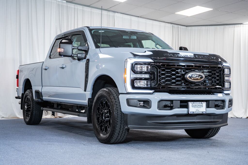 2025 Ford F-250 Super Duty Lariat Crew Cab 4WD