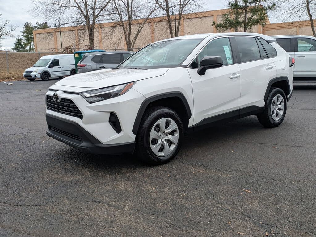 2024 Toyota RAV4 LE FWD