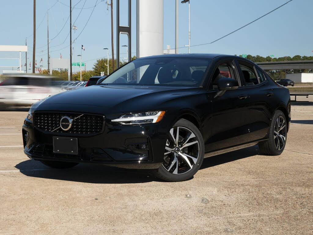 2024 Volvo S60 B5 Core Dark Theme AWD