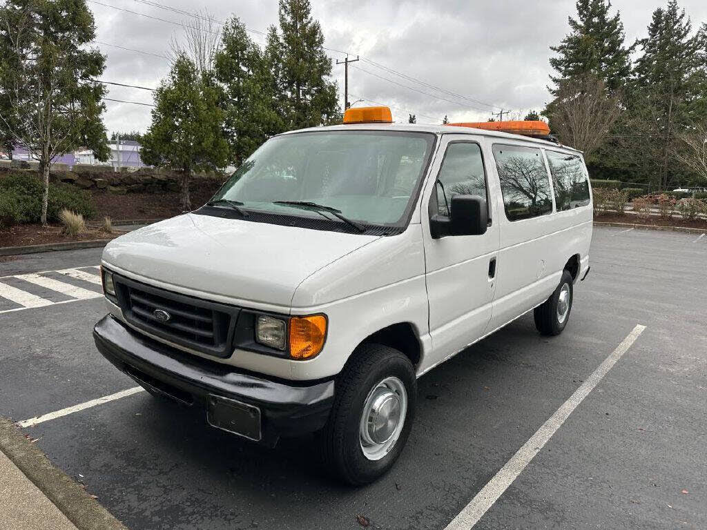 2006 Ford E-Series E-350 Super Duty XL Passenger Van