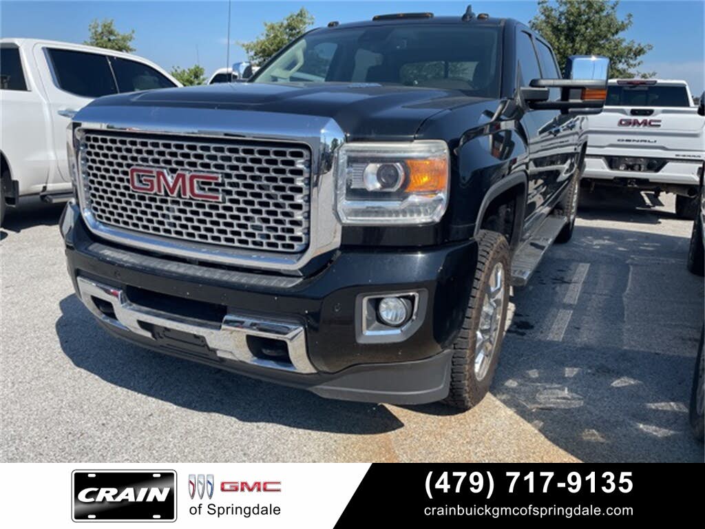 2015 GMC Sierra 2500HD Denali Crew Cab SB 4WD