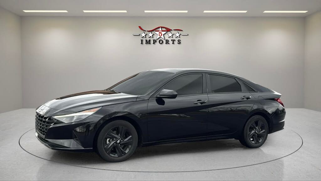 2022 Hyundai Elantra SEL FWD