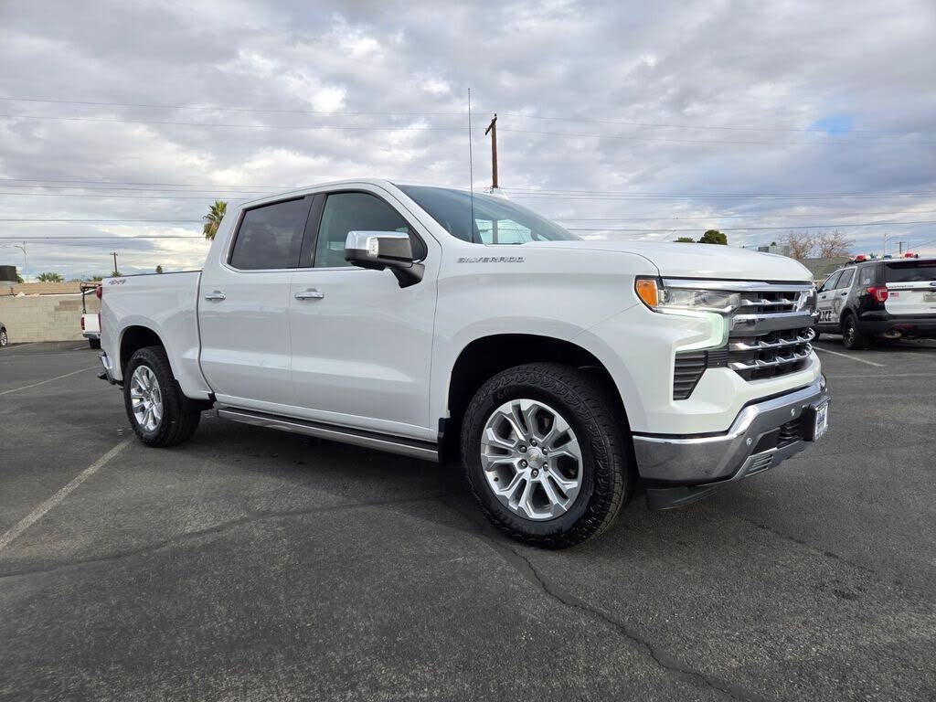 2024 Chevrolet Silverado 1500 LTZ Crew Cab 4WD