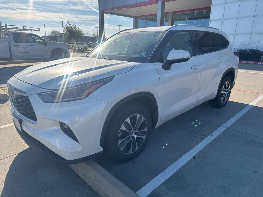2021 Toyota Highlander XLE FWD
