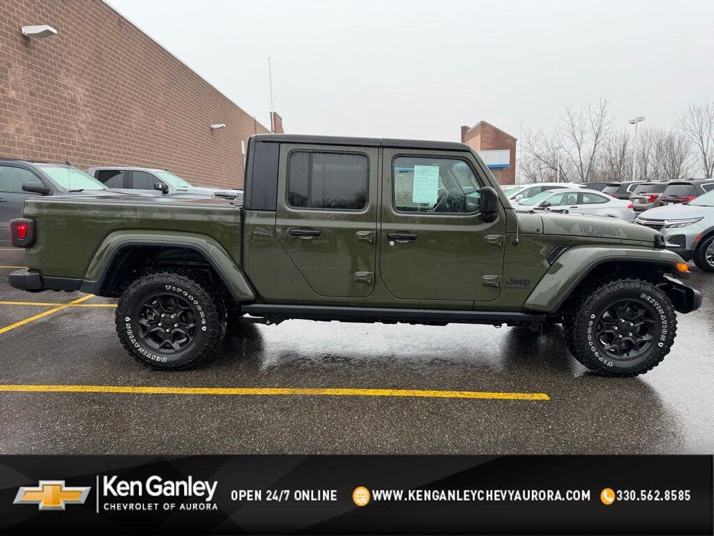 2023 Jeep Gladiator Willys Crew Cab 4WD