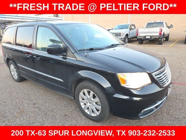 2015 Chrysler Town & Country Touring FWD
