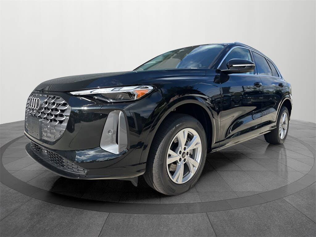 2025 Audi Q5 quattro Premium 40 TFSI