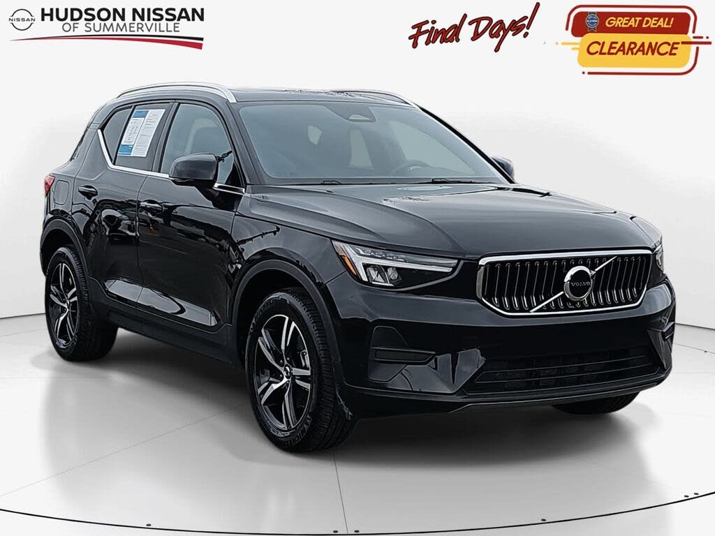 2025 Volvo XC40 B5 Core Bright Theme AWD