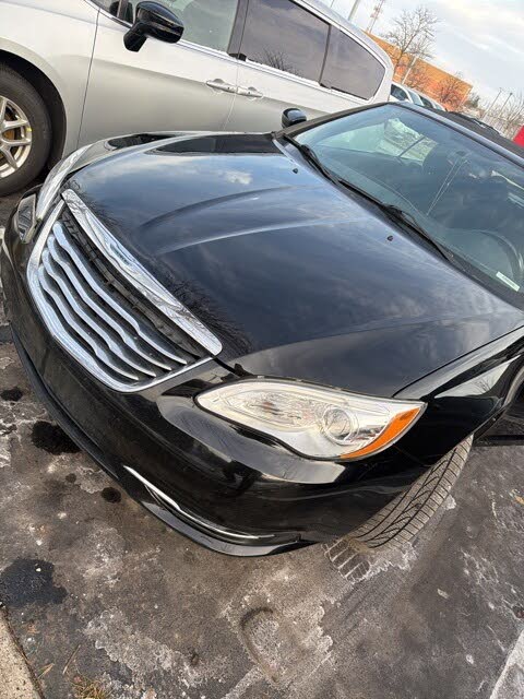 2011 Chrysler 200 Touring Convertible FWD
