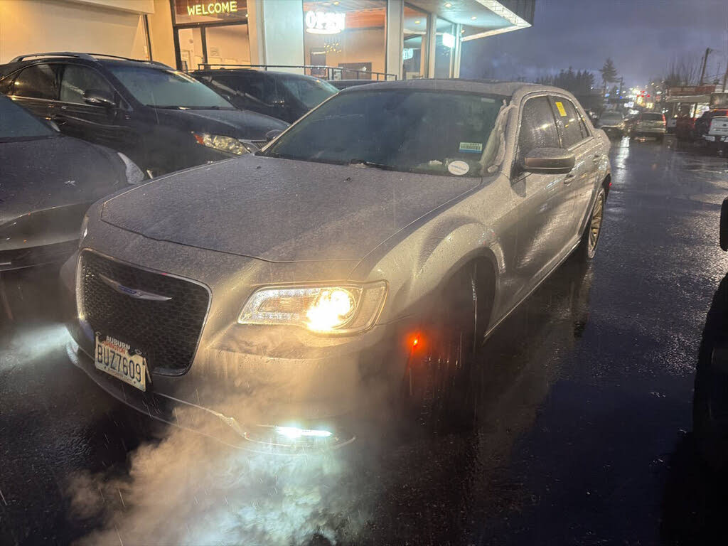 2018 Chrysler 300 Touring RWD