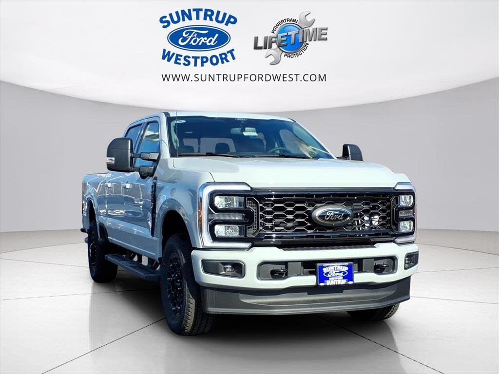 2026 Ford F-250 Super Duty XLT Crew Cab 4WD