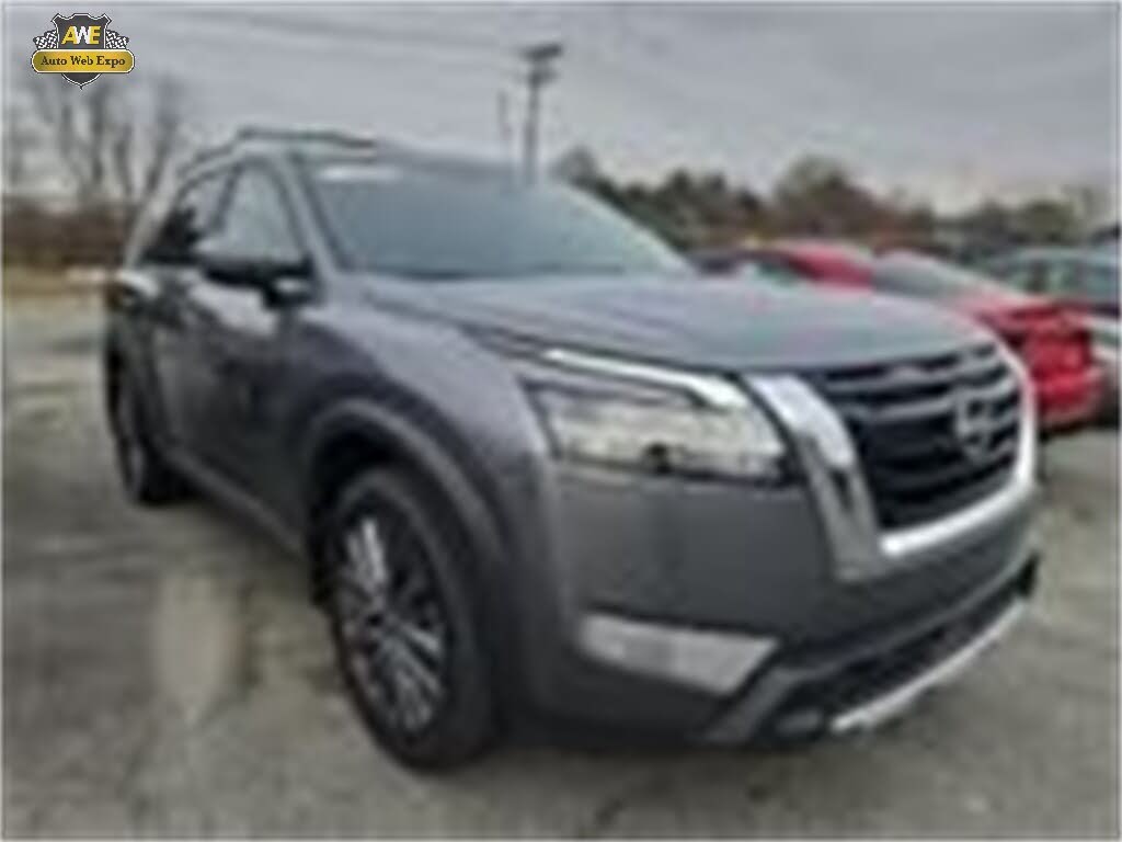 2024 Nissan Pathfinder SL FWD