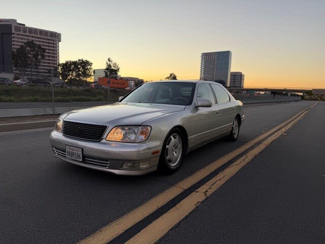 2000 Lexus LS 400 RWD