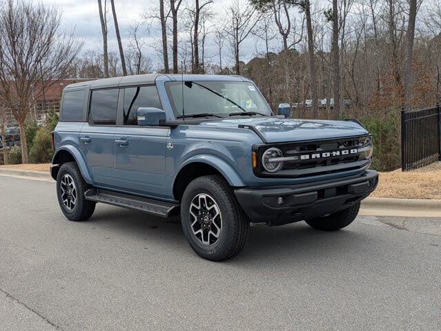 2025 Ford Bronco Outer Banks 4-Door 4WD