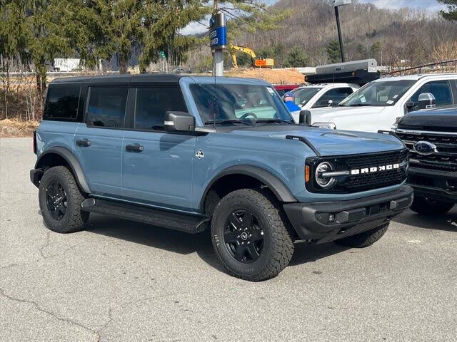 2025 Ford Bronco Outer Banks 4-Door 4WD