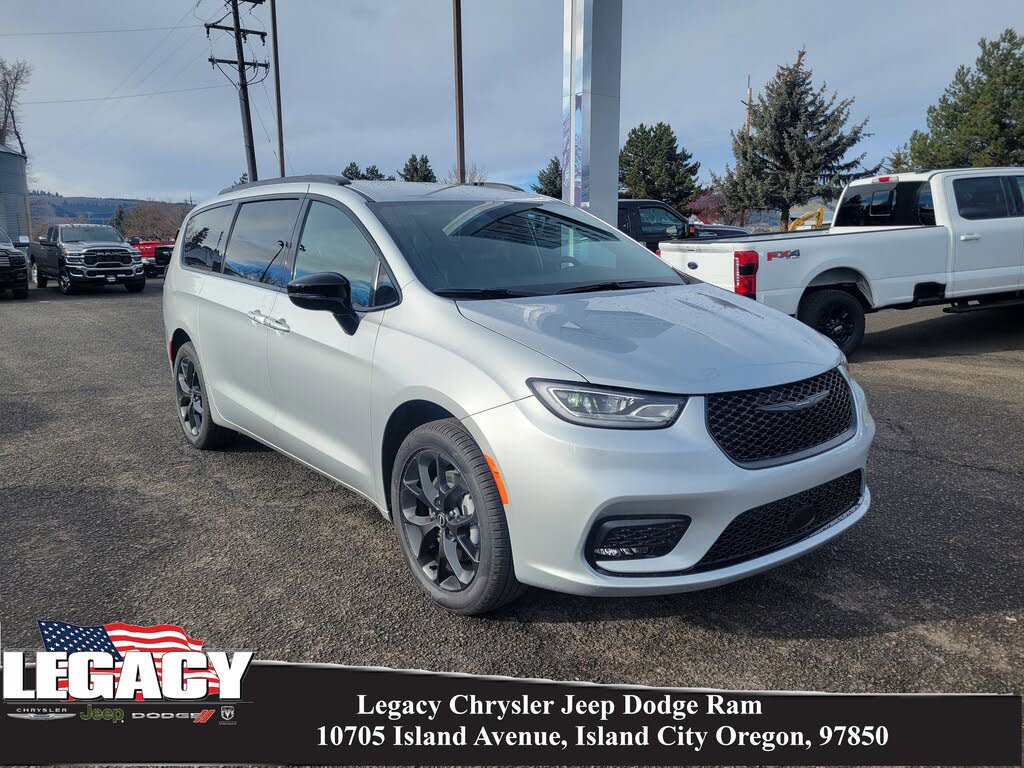 2026 Chrysler Pacifica Select AWD