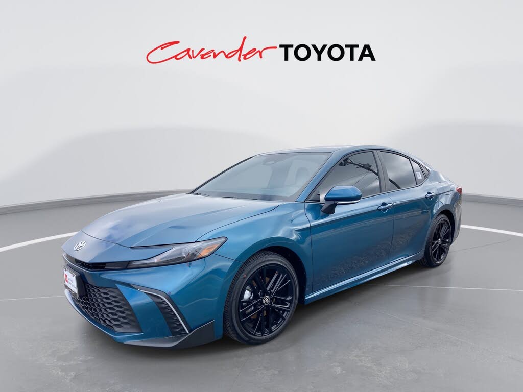 2026 Toyota Camry SE FWD