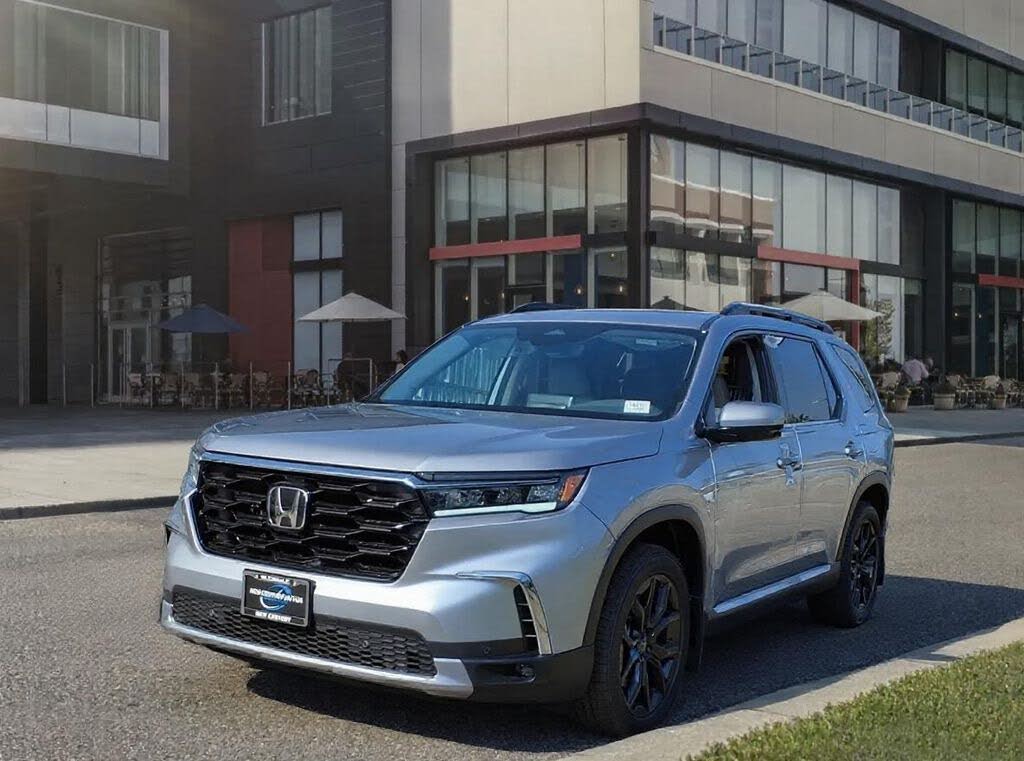 2025 Honda Pilot Touring AWD