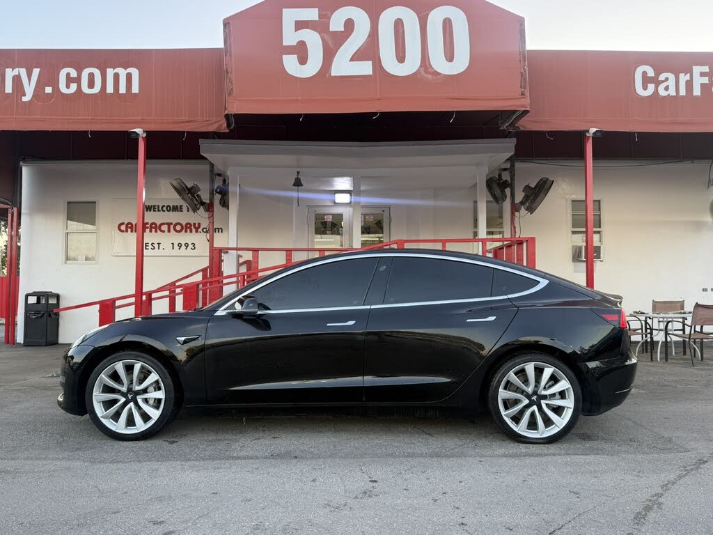 2019 Tesla Model 3 Mid Range RWD