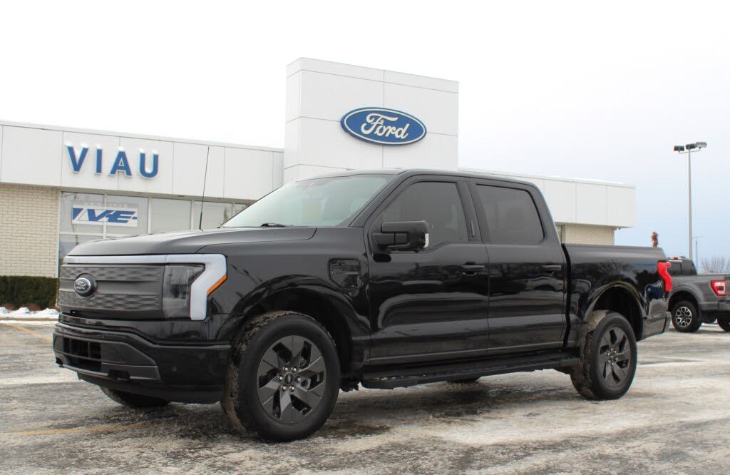 2022 Ford F-150 Lightning Lariat SuperCrew AWD